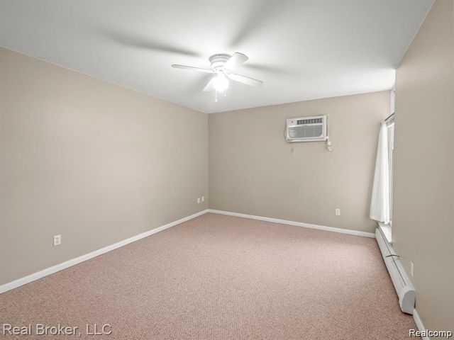 4905 Crooks Road A5, Royal Oak, MI 48073