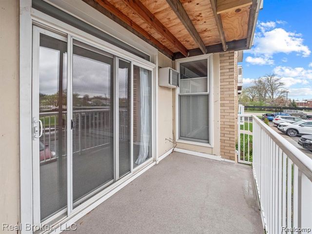 4905 Crooks Road A5, Royal Oak, MI 48073