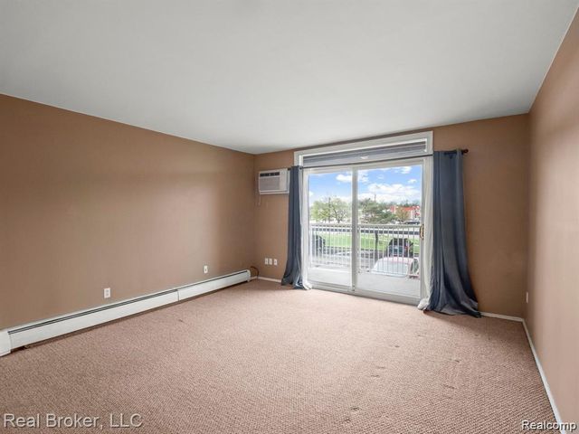4905 Crooks Road A5, Royal Oak, MI 48073