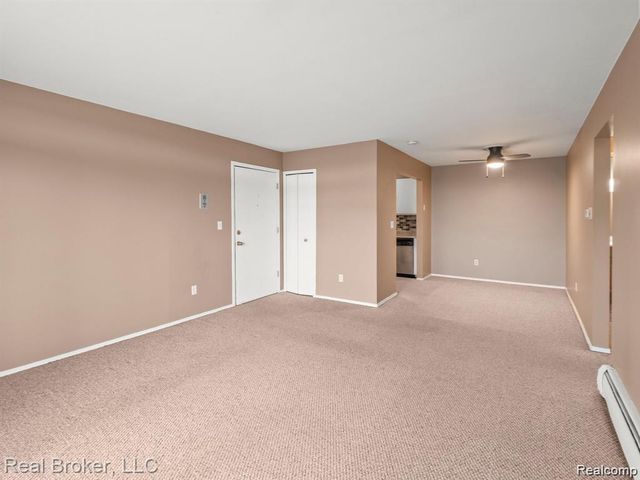 4905 Crooks Road A5, Royal Oak, MI 48073