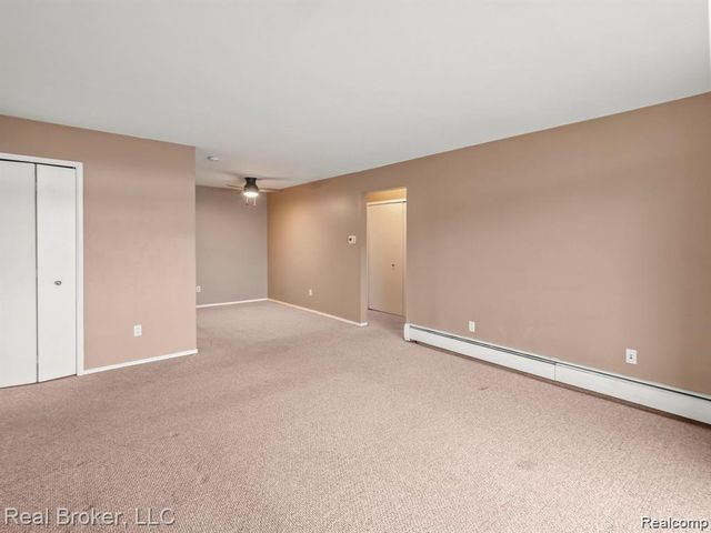 4905 Crooks Road A5, Royal Oak, MI 48073