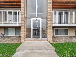 4905 Crooks Road A5, Royal Oak, MI 48073