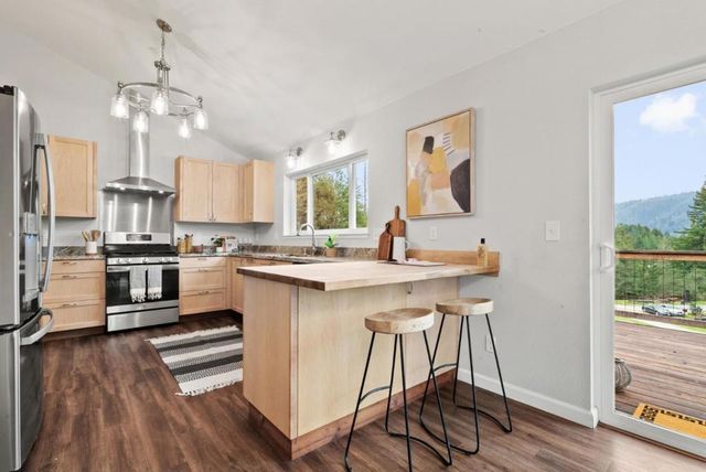 411 Midway Ranch Road, Boulder Creek, CA 95006