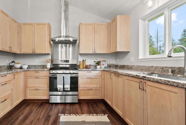 411 Midway Ranch Road, Boulder Creek, CA 95006