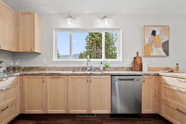 411 Midway Ranch Road, Boulder Creek, CA 95006