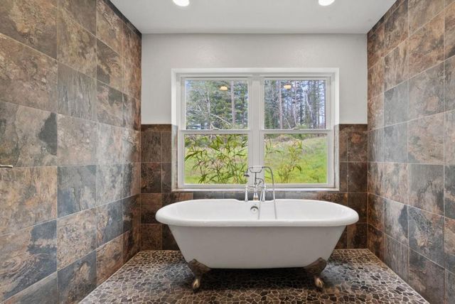 411 Midway Ranch Road, Boulder Creek, CA 95006