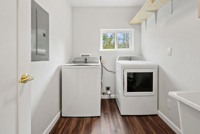 411 Midway Ranch Road, Boulder Creek, CA 95006