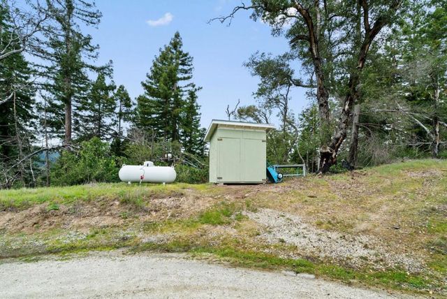 411 Midway Ranch Road, Boulder Creek, CA 95006
