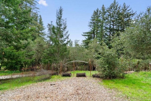 411 Midway Ranch Road, Boulder Creek, CA 95006