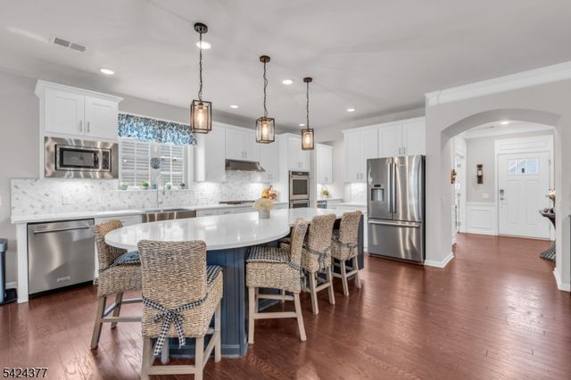 71 Sullivan Road, Raritan Twp., NJ 08822