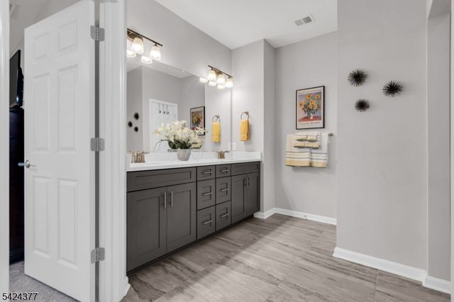71 Sullivan Road, Raritan Twp., NJ 08822