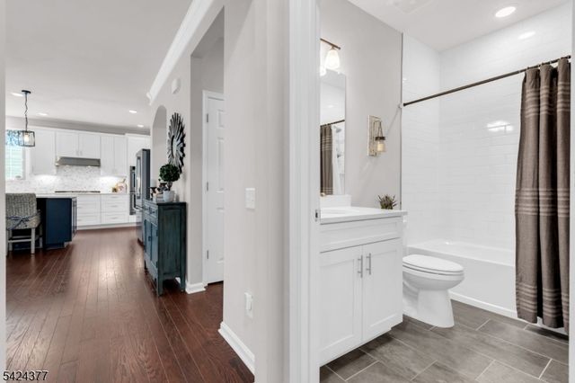 71 Sullivan Road, Raritan Twp., NJ 08822