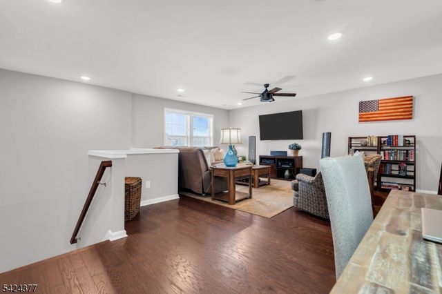 71 Sullivan Road, Raritan Twp., NJ 08822