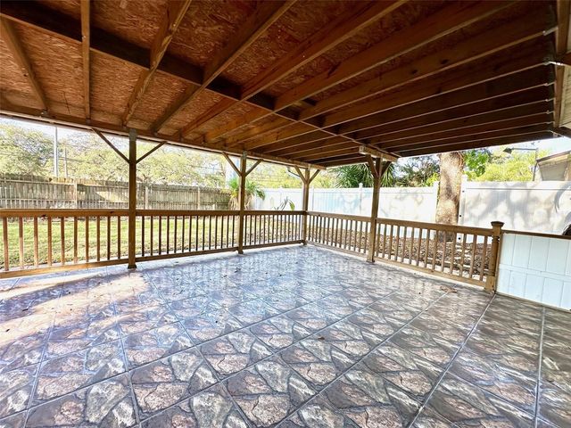 1119 BREEZE DRIVE, Largo, FL 33770