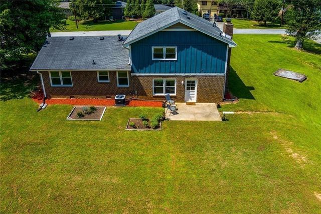 5800 Cedar SW Lane, Mableton, GA 30126