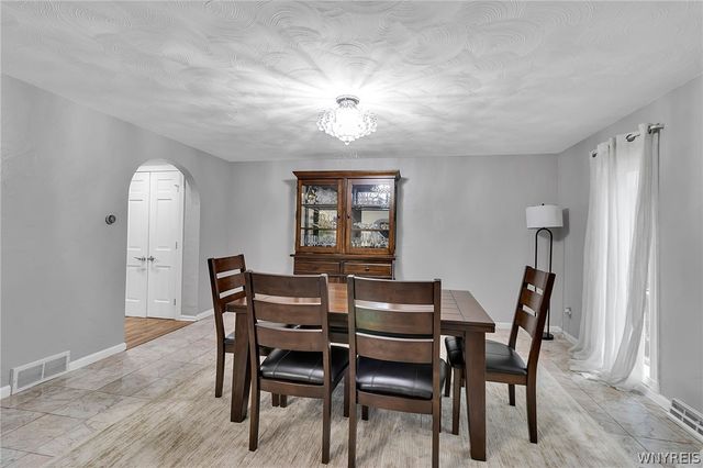 660 South Colony Road, Grand Island, NY 14072