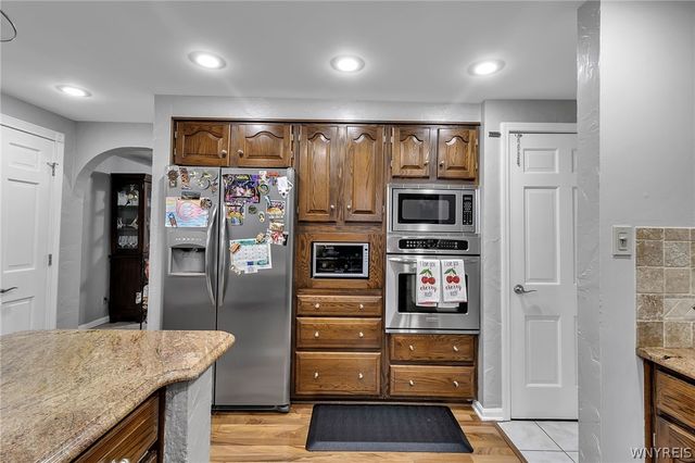 660 South Colony Road, Grand Island, NY 14072