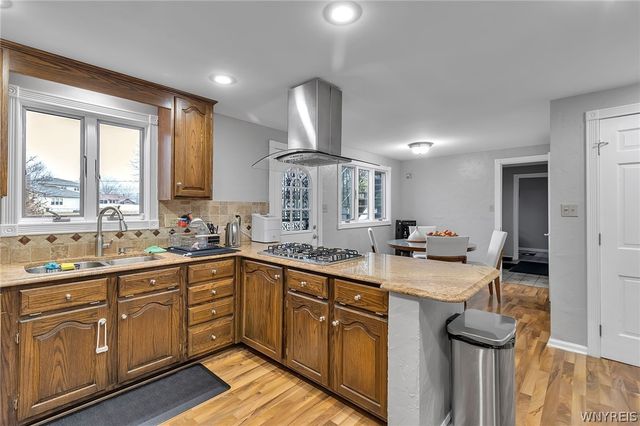 660 South Colony Road, Grand Island, NY 14072