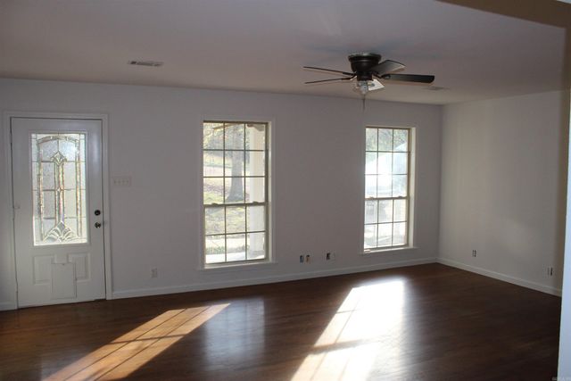 256 Grand Central Drive, Marshall, AR 72650