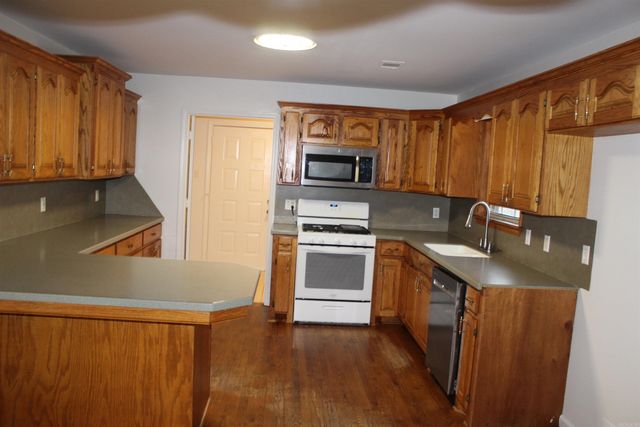 256 Grand Central Drive, Marshall, AR 72650