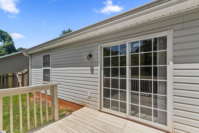 208 Mcconnell Road, Taylors, SC 29687