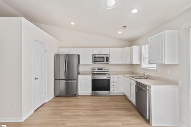 208 Mcconnell Road, Taylors, SC 29687