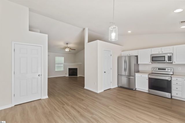 208 Mcconnell Road, Taylors, SC 29687