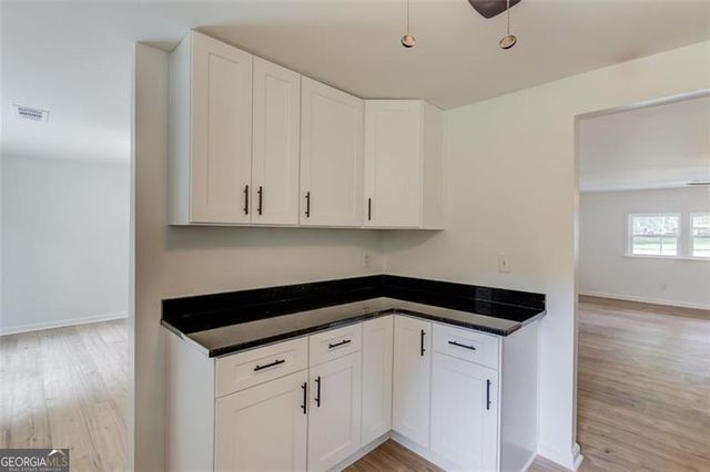 5266 LONG GREEN Lane, Stone Mountain, GA 30088