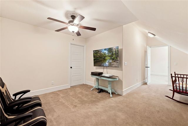 2806 S Creekside Drive, Rogers, AR 72758