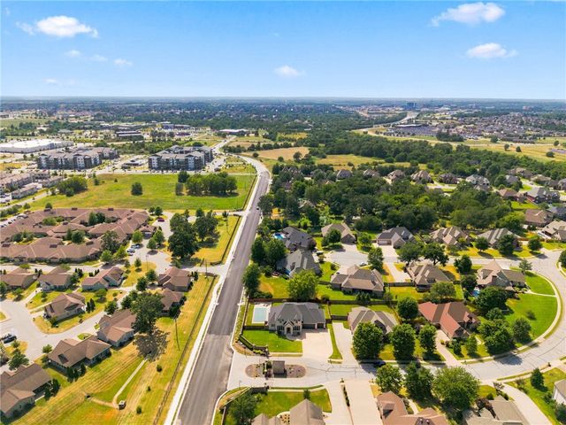 2806 S Creekside Drive, Rogers, AR 72758