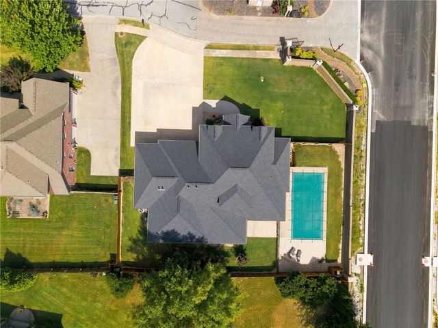 2806 S Creekside Drive, Rogers, AR 72758