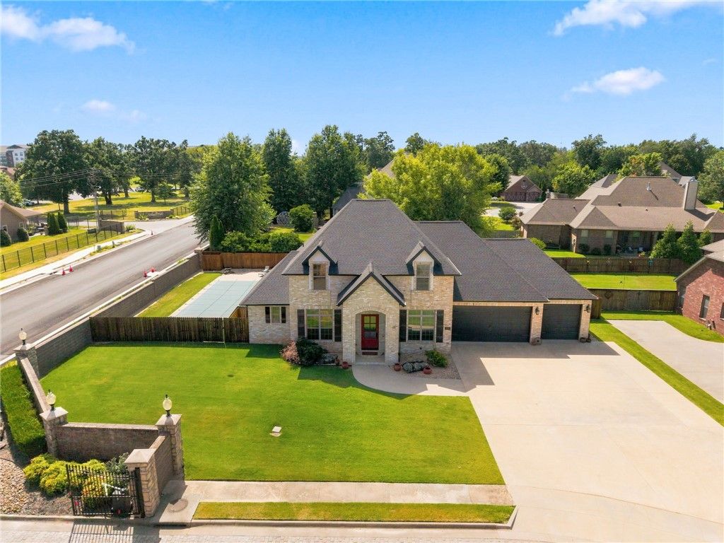 2806 S Creekside Drive, Rogers, AR 72758