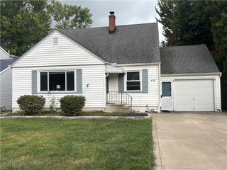 476 Woodstock Road, Eastlake, OH 44095