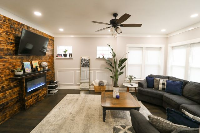 6221 S Talman Avenue, Chicago, IL 60629