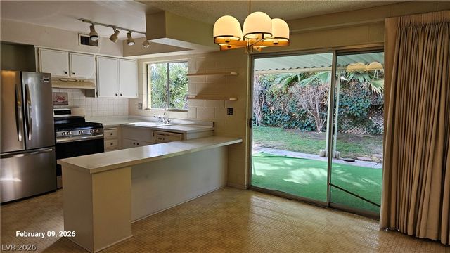 1047 Westminster Avenue, Las Vegas, NV 89119