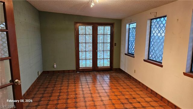 1047 Westminster Avenue, Las Vegas, NV 89119