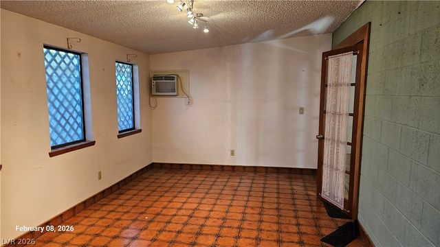 1047 Westminster Avenue, Las Vegas, NV 89119