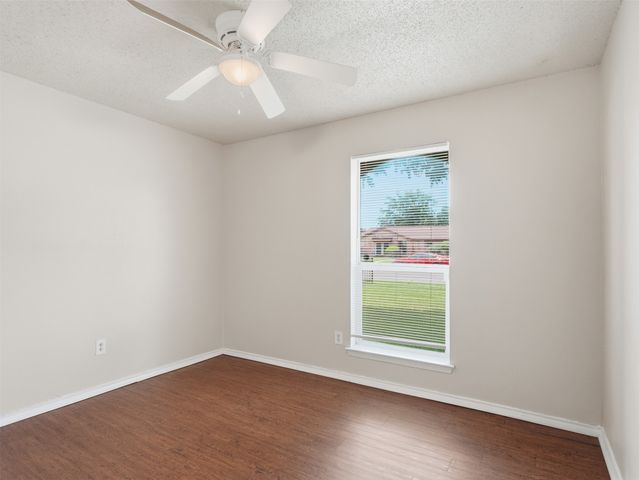 1373 Oakbluff Drive, Lancaster, TX 75146