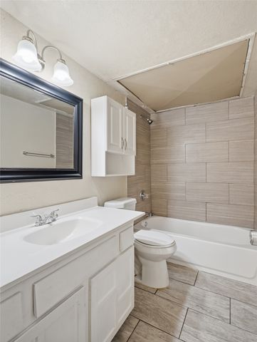 1373 Oakbluff Drive, Lancaster, TX 75146