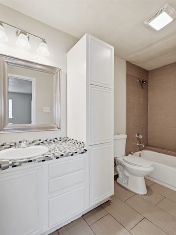 1373 Oakbluff Drive, Lancaster, TX 75146