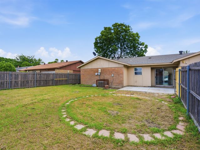 1373 Oakbluff Drive, Lancaster, TX 75146