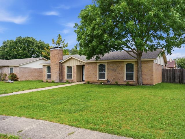 1373 Oakbluff Drive, Lancaster, TX 75146
