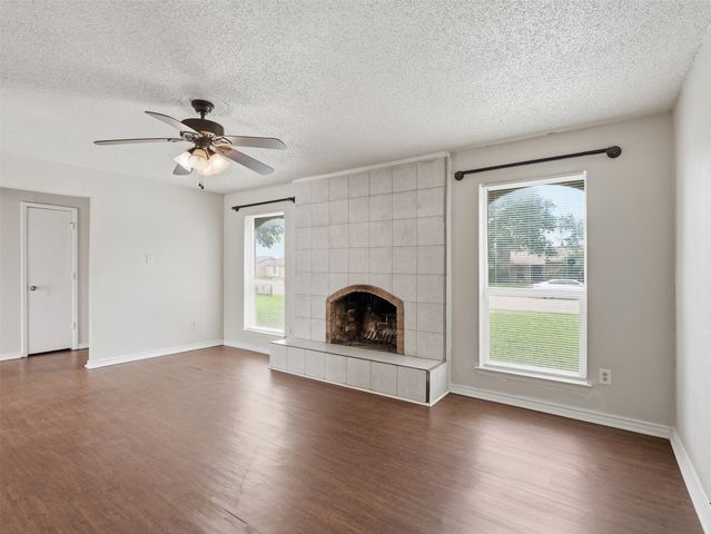 1373 Oakbluff Drive, Lancaster, TX 75146