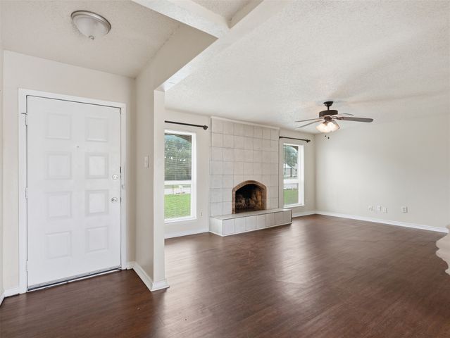 1373 Oakbluff Drive, Lancaster, TX 75146
