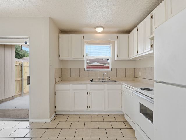 1373 Oakbluff Drive, Lancaster, TX 75146