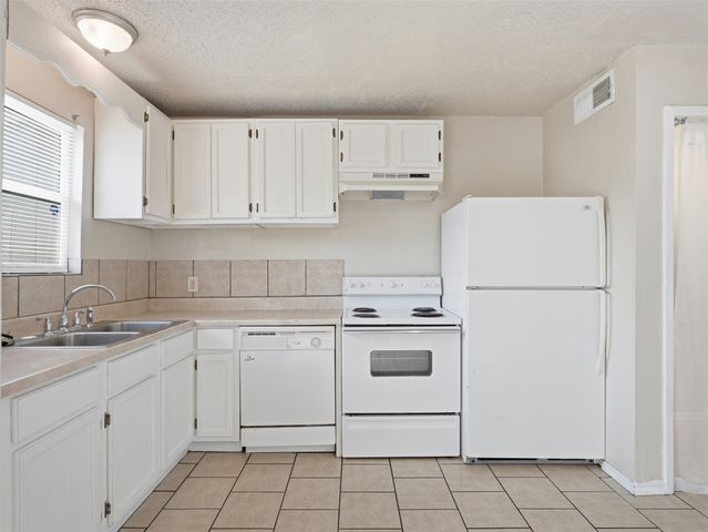 1373 Oakbluff Drive, Lancaster, TX 75146