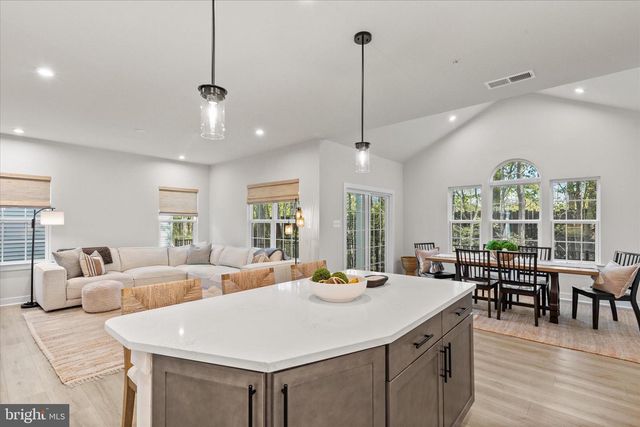 12105 LANDINGS BLVD, Berlin, MD 21811