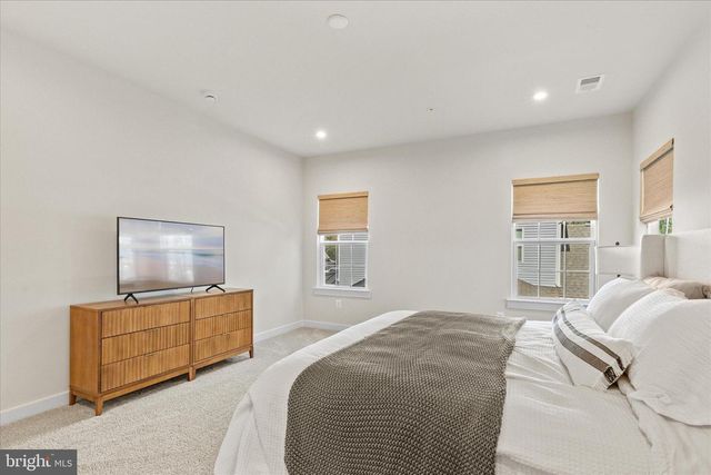 12105 LANDINGS BLVD, Berlin, MD 21811