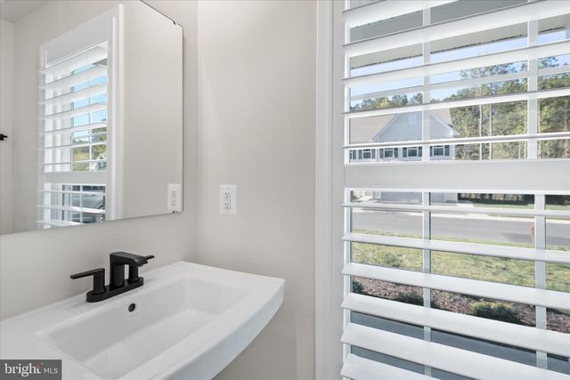 12105 LANDINGS BLVD, Berlin, MD 21811