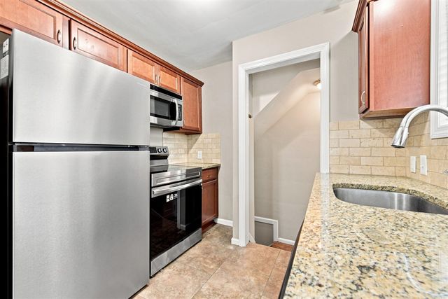451 N Waverly Street, Dearborn, MI 48128